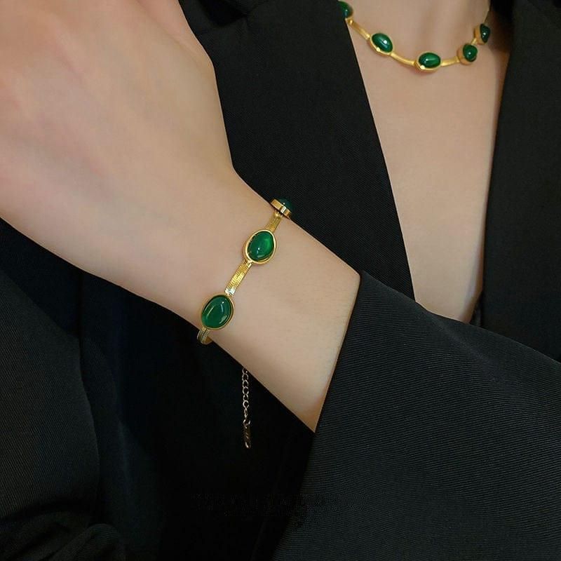 Oval Green Crystal Pendant Necklace Set & Free Bracelet